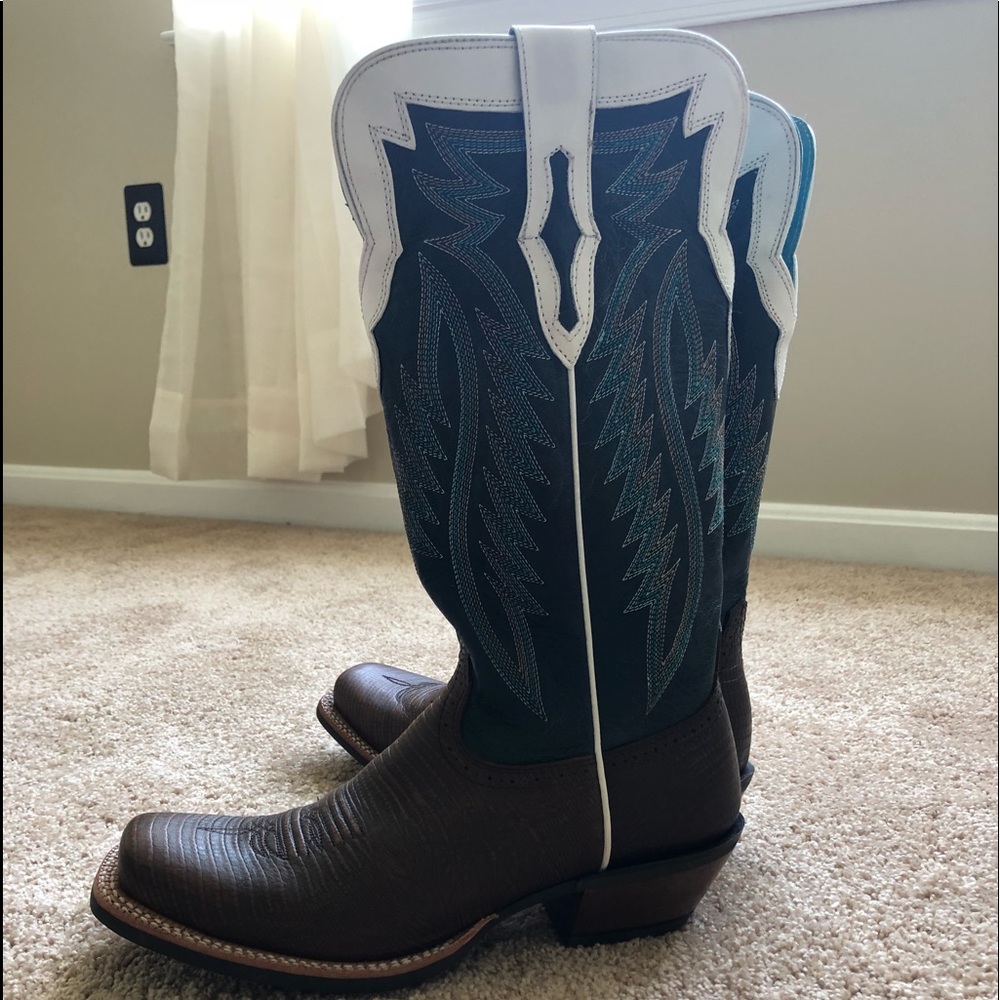 Ariat women’s cowboy boots brand new size 8.5